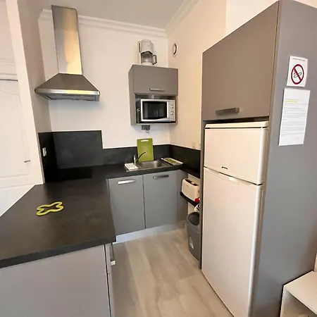 Rdc Avec Terrasse, Piscine Et Parking - Acces Direct Plage Des Sables-d'olonne - Fr-1-197-588 Apartamento