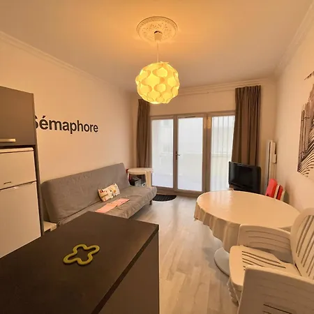 Apartamento Rdc Avec Terrasse, Piscine Et Parking - Acces Direct Plage Des Sables-d'olonne - Fr-1-197-588 *