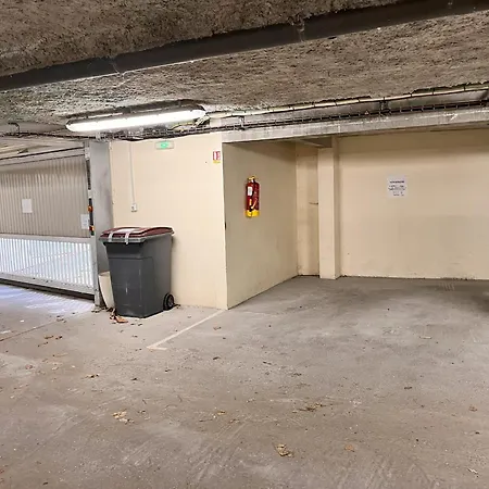 Rdc Avec Terrasse, Piscine Et Parking - Acces Direct Plage Des Sables-d'olonne - Fr-1-197-588